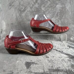 Clarks Fisherman Sandals Womens 8M Red Leather T Strap Shoes Summer Preppy